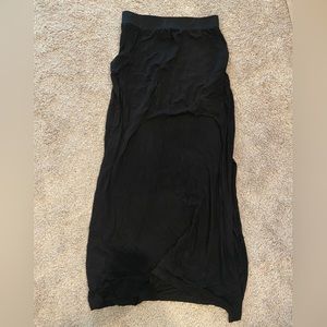 Soft maxi black skirt with slit
